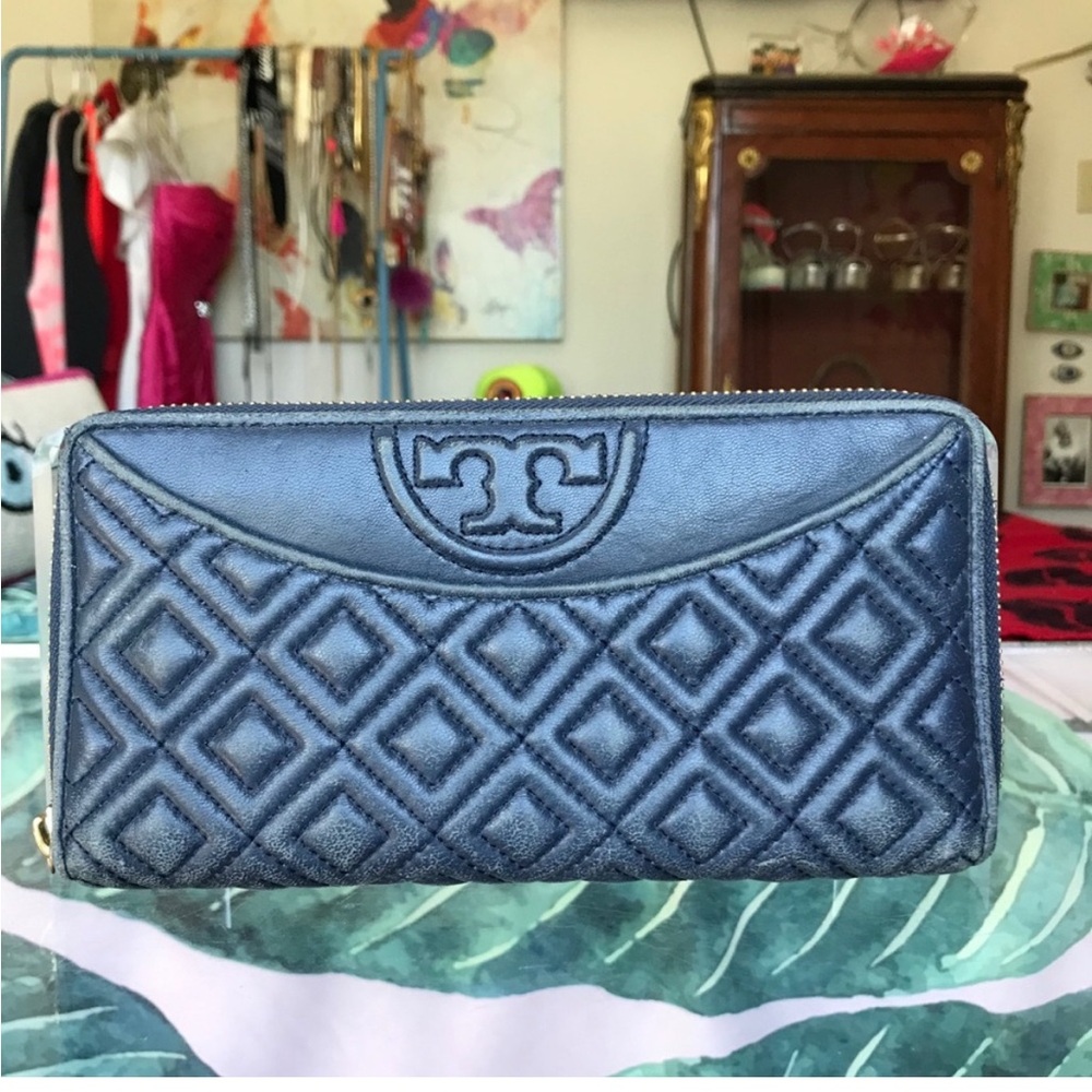 Tory Burch Quilted Diamond Tote - Navy Blue - Picture 15 of 16